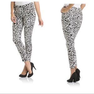 Kardashian premium denim Kourtney jeggins